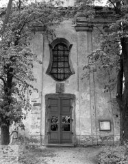 průčelí kostela