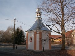 pohled zezadu zleva