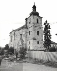 kostel před renovací
