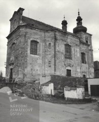kostel před renovací