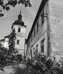 starší foto kostela