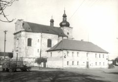 starší foto kostela