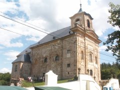 pohled zepředu zleva - opravené schodiště