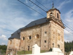 pohled zepředu zleva- opravené schodiště