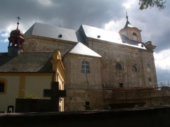 pohled zezadu zleva - oprava terasy