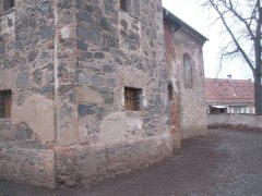 pohled zezadu zleva