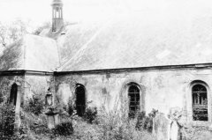 starší foto kostela - loď a sakristie