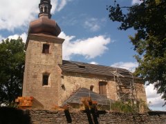 pohled zepředu zprava - nová střecha lodi