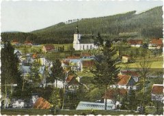 starší pohlednice vsi s kostelem