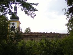 pohled zprava