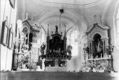 starší foto interiéru kostela - zadní část