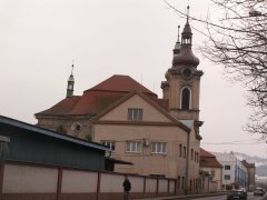 pohled zleva