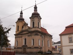 pohled zepředu zprava