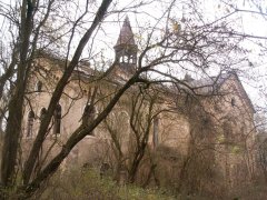 pohled zezadu zleva