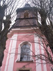 průčelí kostela