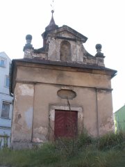 průčelí kaple