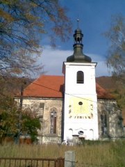 kostel po obnově slunečních hodin