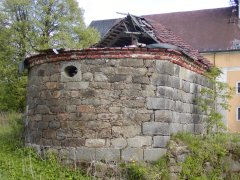 pohled zezadu zleva