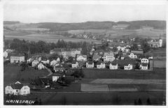 dobová pohlednice městyse s kostelem