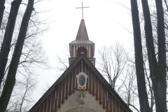 horní část průčelí - opravený sanktusník