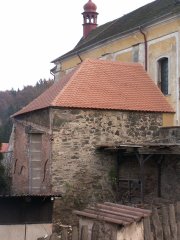 pohled zezadu zleva