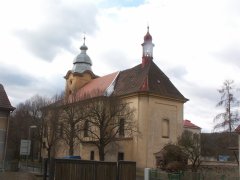 pohled zezadu zprava - oprava střechy