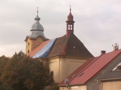 pohled zezadu zprava - oprava střechy
