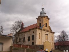 pohled zepředu zleva - oprava střechy