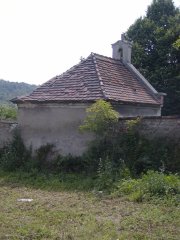 pohled zezadu zleva