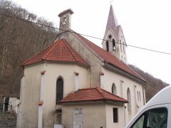pohled zezadu zleva