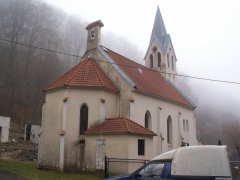 pohled zezadu zleva