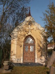 průčelí kaple