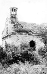 chátrající kaple
