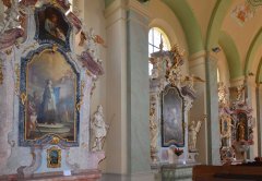 interiér kostela sv. Jiří s vybavením z minoritského kostela