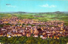 dobová pohlednice města s kostelem