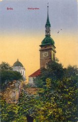 dobová pohlednice děkanského kostela a zvonice