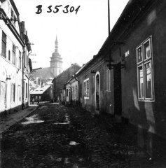 pohled ke kostelu