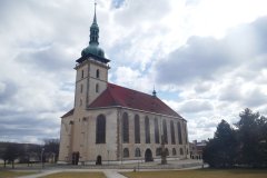 pohled zepředu zprava