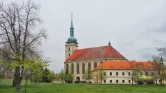 pohled zezadu zleva