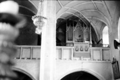 starší foto interiéru kostela - kruchta