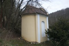 pohled zezadu zleva