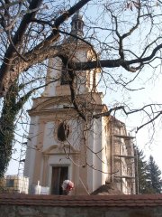 průčelí kostela