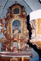 pohled do interiéru - hlavní oltář