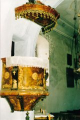 pohled do interiéru - kazatelna