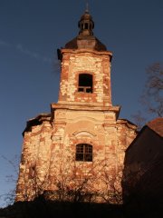 průčelí kostela