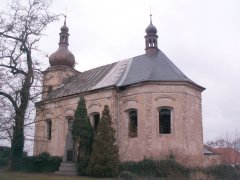 pohled zezadu zprava - nová střecha
