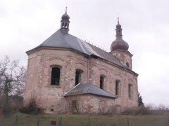 pohled zezadu zleva - nová střecha