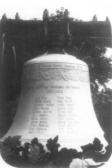 zvon do kostela se jmény padlých spoluobčanů v 1. světové válce