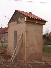 pohled zezadu zleva