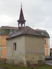 pohled zezadu zprava
